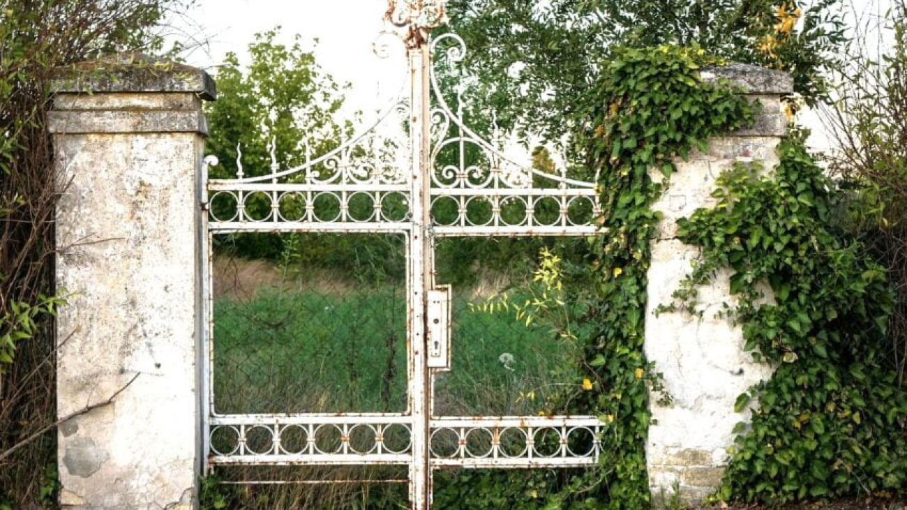repair and fix of steel gates in Vancouver